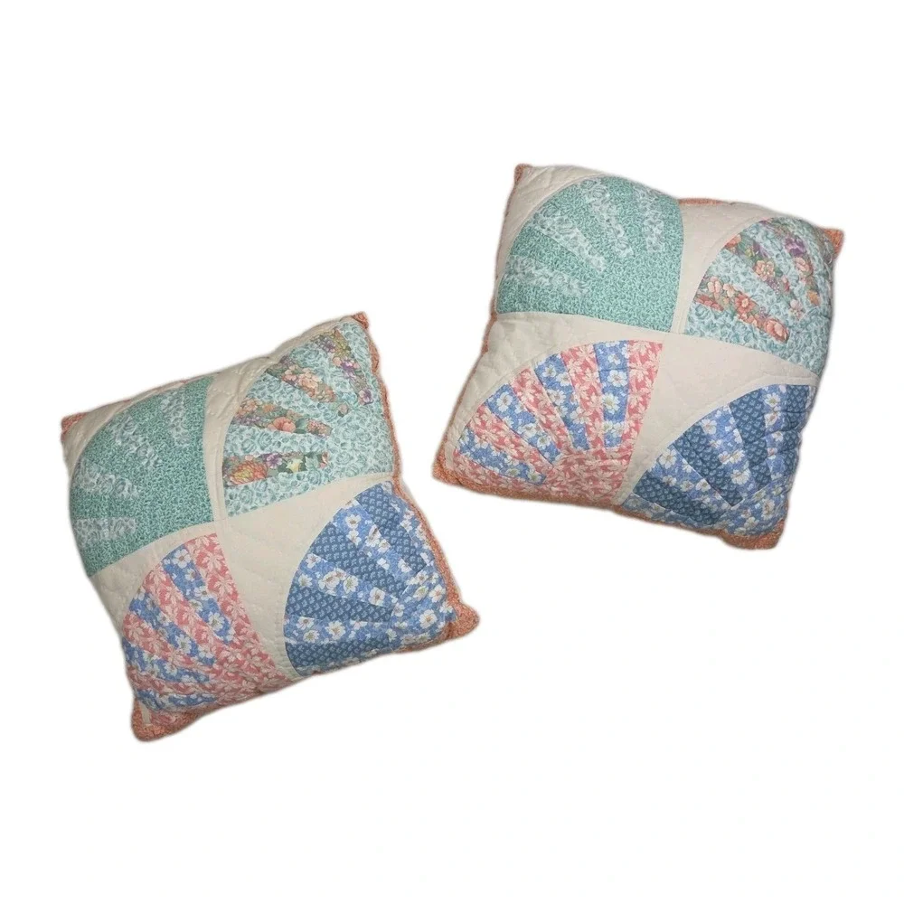 2 Vtg Granny Seashell Fan Patchwork Throw Pillows Pastel Shabby‎ Cottage 15x15